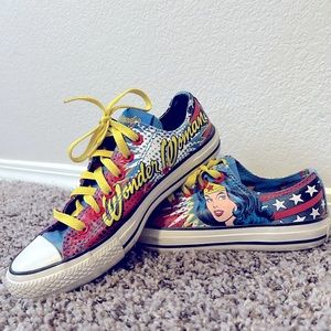 LIMITED EDITION Wonder Woman converse